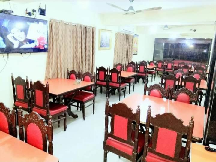 Hotel Vipassana Bodh Gaya Exterior photo